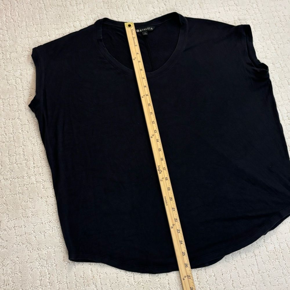 Athleta Women's Scoop Neck Black Short Sleeve Tee Shirt Size Large Athleisure - Picture 2 of 10